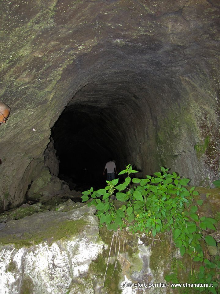 Grotta Intraleo